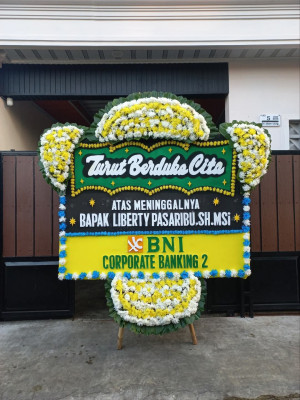 Papan Bunga Duka di Dendengan Dalam