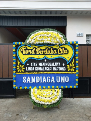 Papan Bunga Duka di Dendengan Dalam